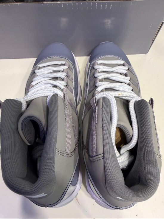 Like new Nike Grey/White Air Jordan 11 High-Top Sneakers men’s 8.5 shoes main image 6
